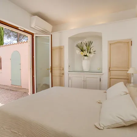 Maison De Face Au Golf De St-maxime *