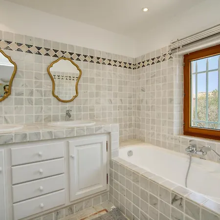 Maison De Face Au Golf De St-maxime Villa