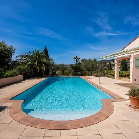 Maison De Face Au Golf De St-maxime Villa